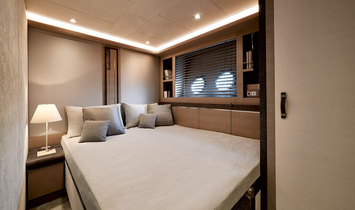MCY 80 Guest cabin